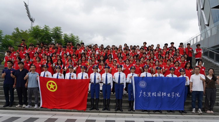 青春赴约粤超，志愿点亮赛场！碧职学子助力粤超展风采
